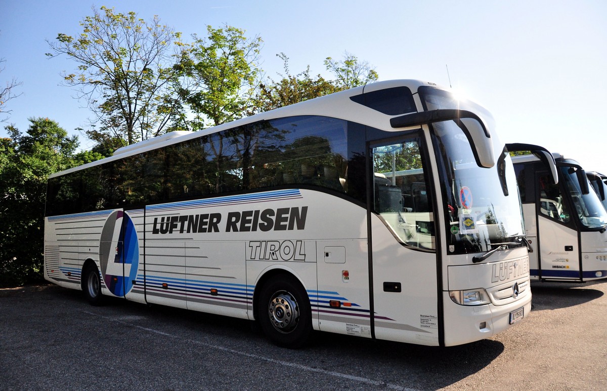 Mercedes Tourismo von Lftner Reisen aus sterreich im Juni 2015 in Krems.