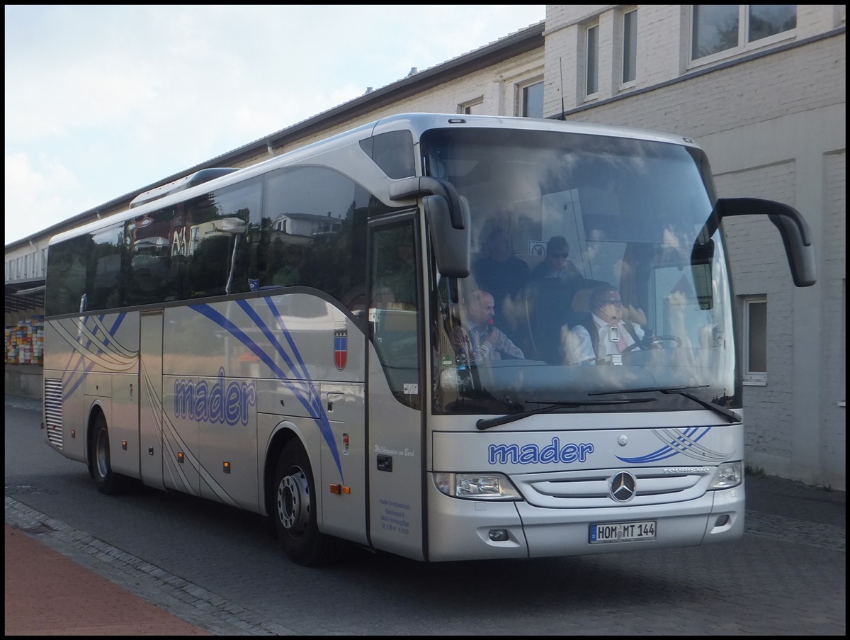 Mercedes Tourismo von Mader aus Deutschland im Stadthafen Sassnitz.