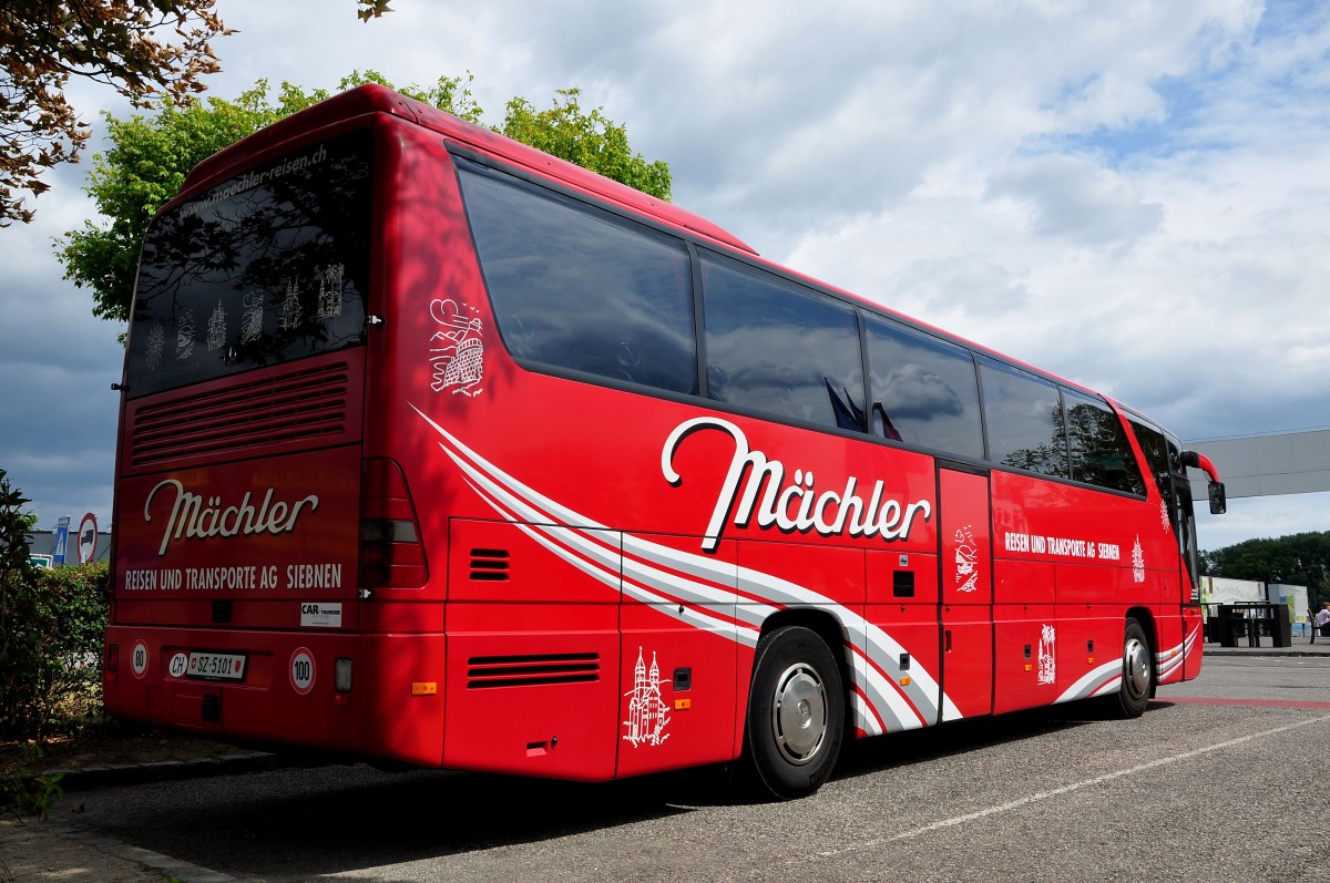 Mercedes Tourismo von Mchler Reisen aus der Schweiz in Krems gesehen.