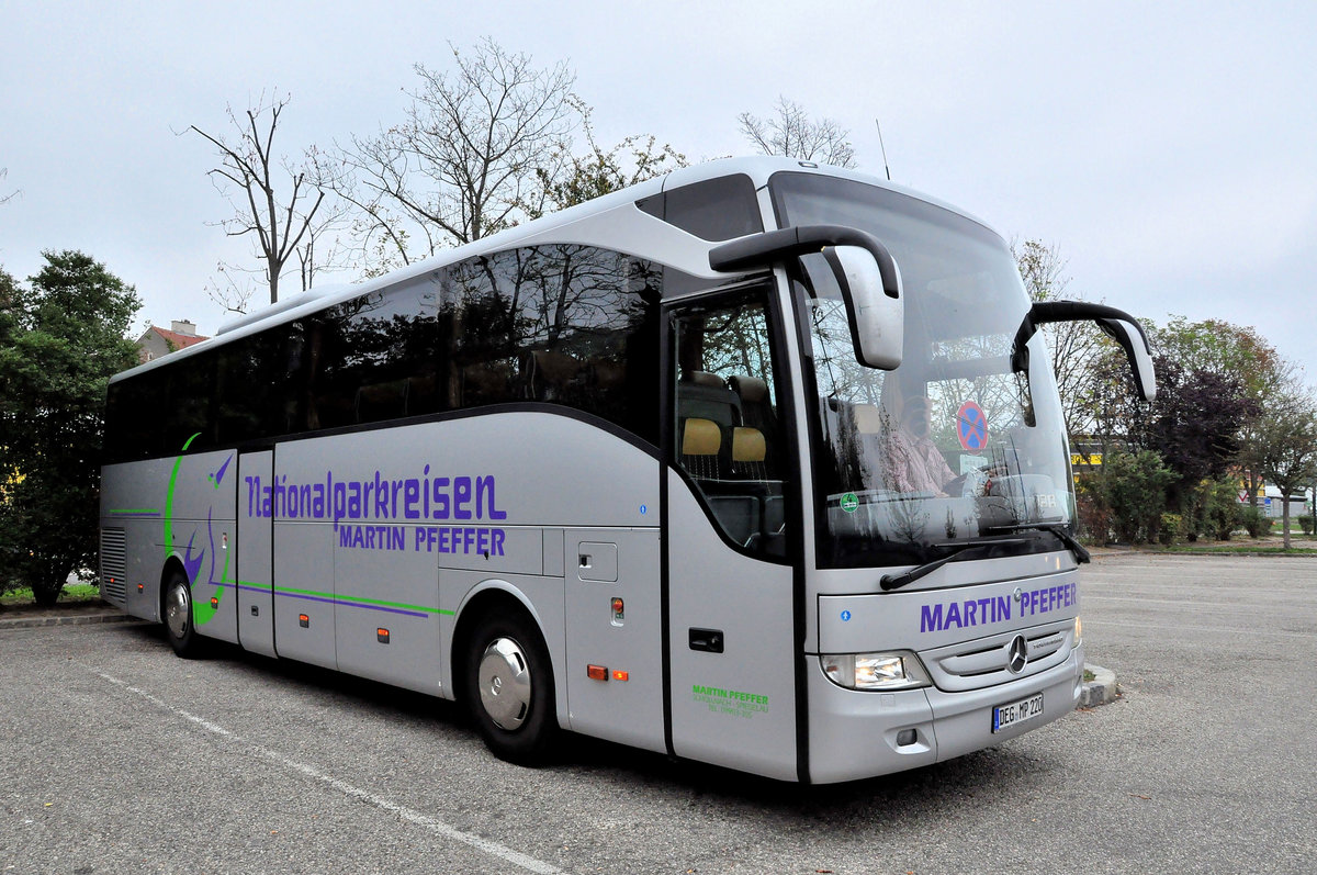 Mercedes Tourismo von Martin Pfeffer aus der BRD in Krems gesehen.