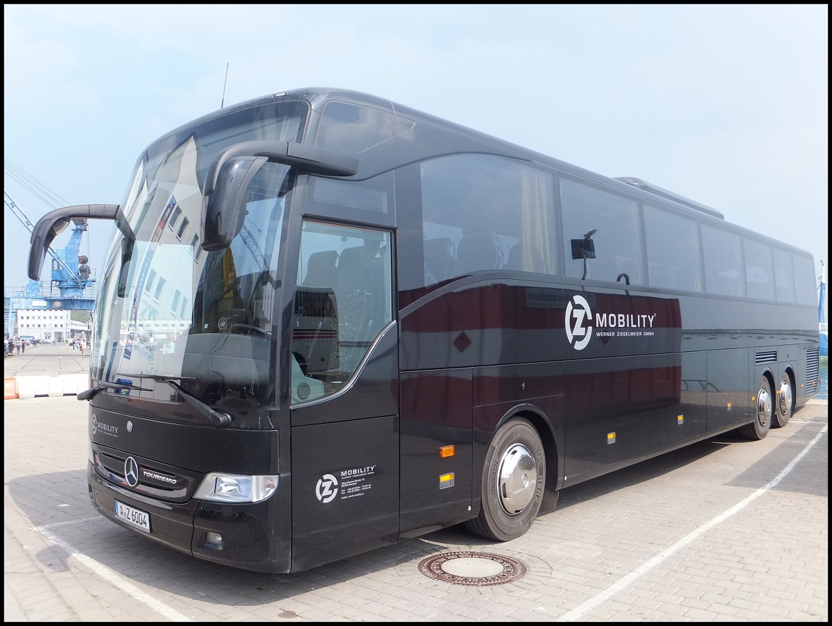 Mercedes Tourismo von Mobility aus Deutschland im Stadthafen Sassnitz.