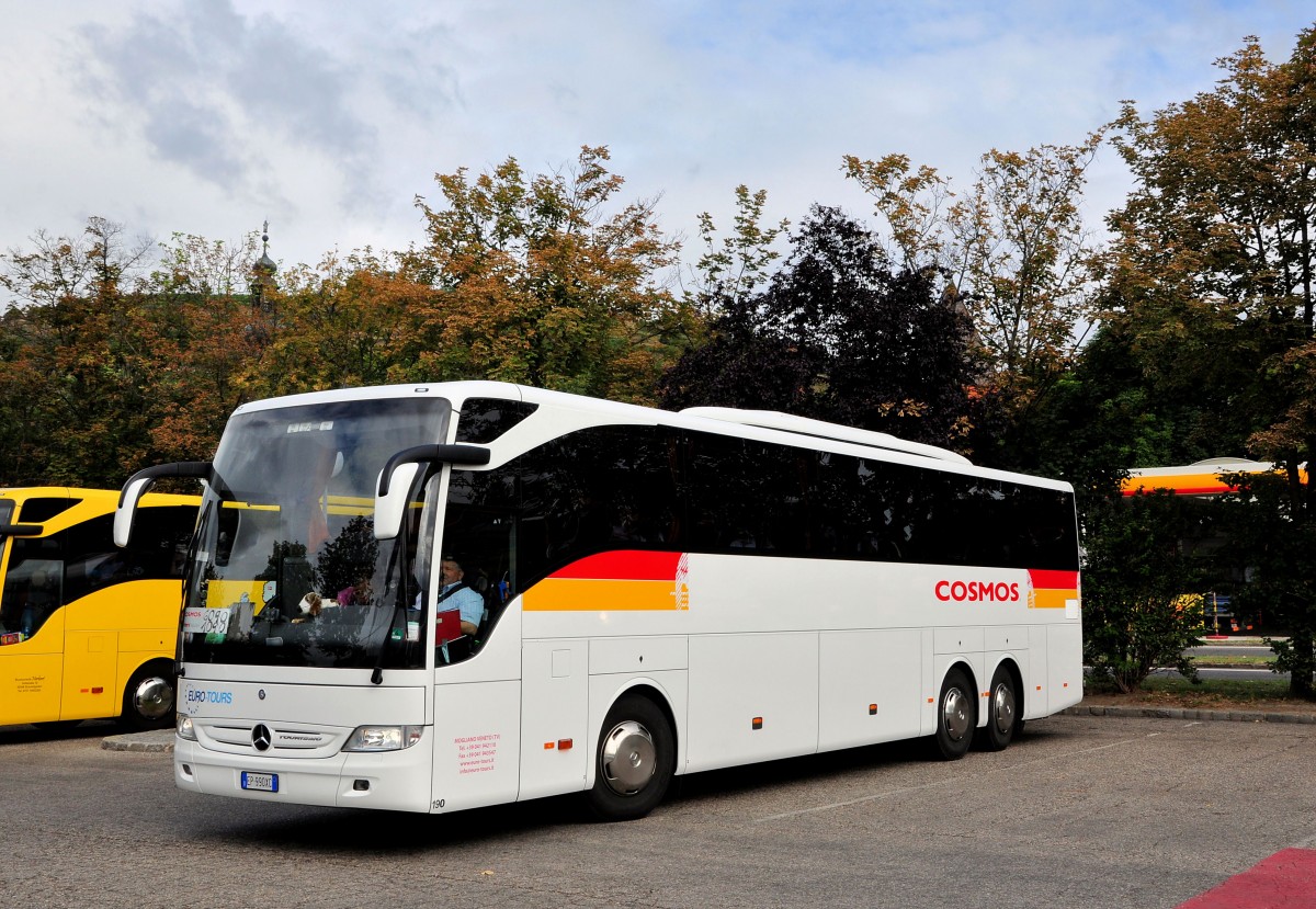 Mercedes Tourismo von Mogliano Tours aus Italien in Krems gesehen.