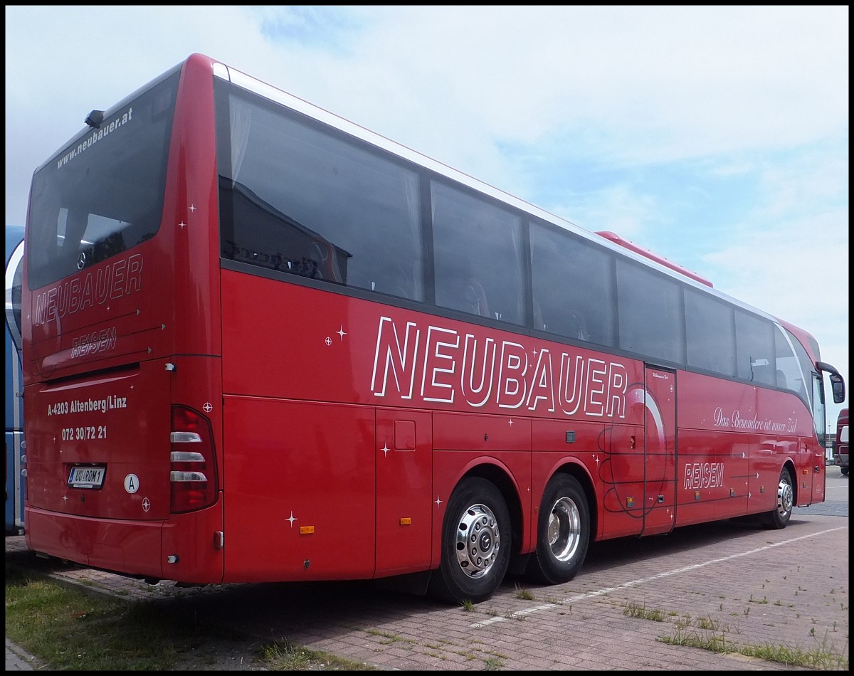 Mercedes Tourismo von Neubauer aus sterreich im Stadthafen Sassnitz.