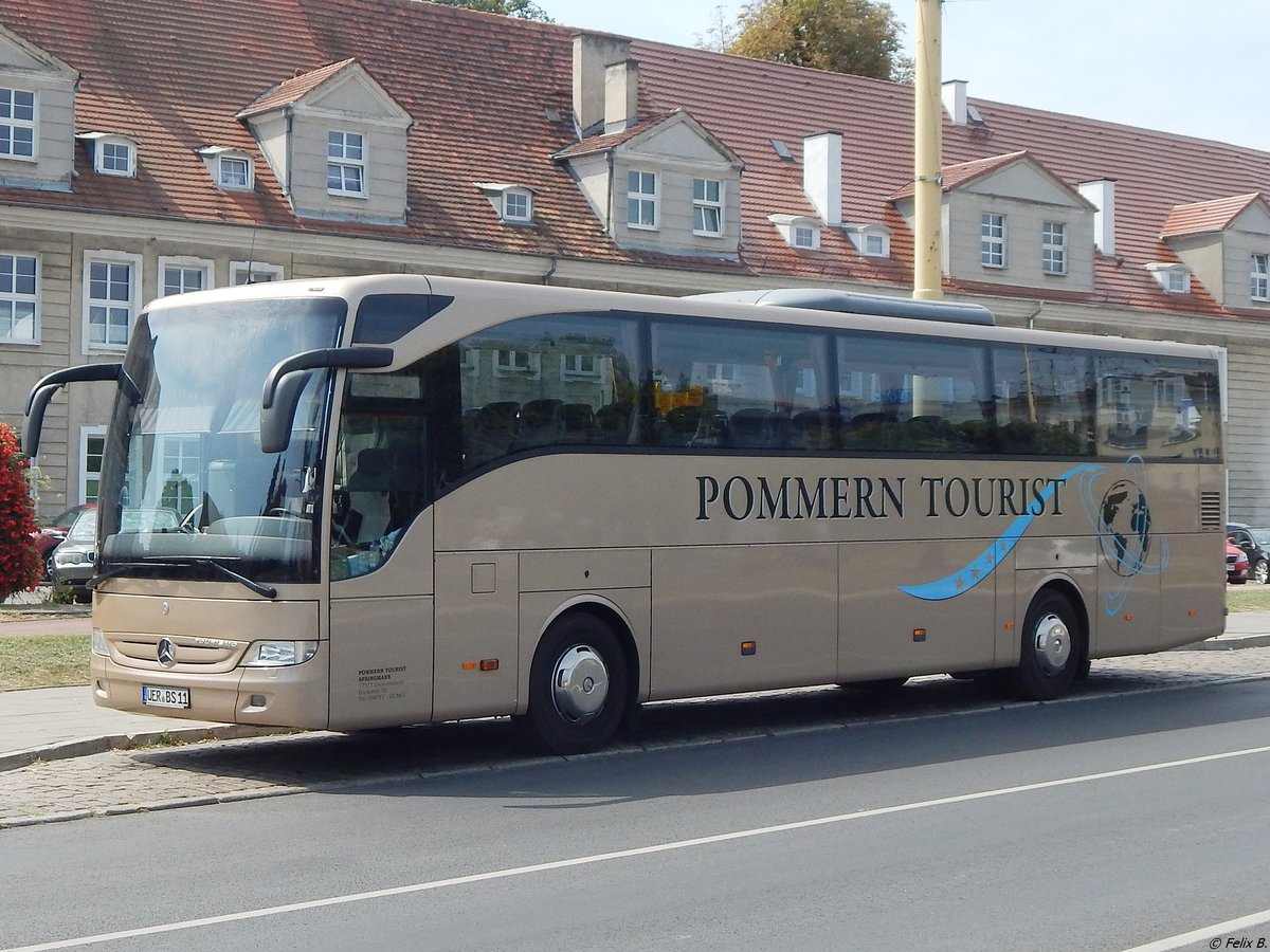 Mercedes Tourismo von Pommern Tourist aus Deutschland in Stettin.