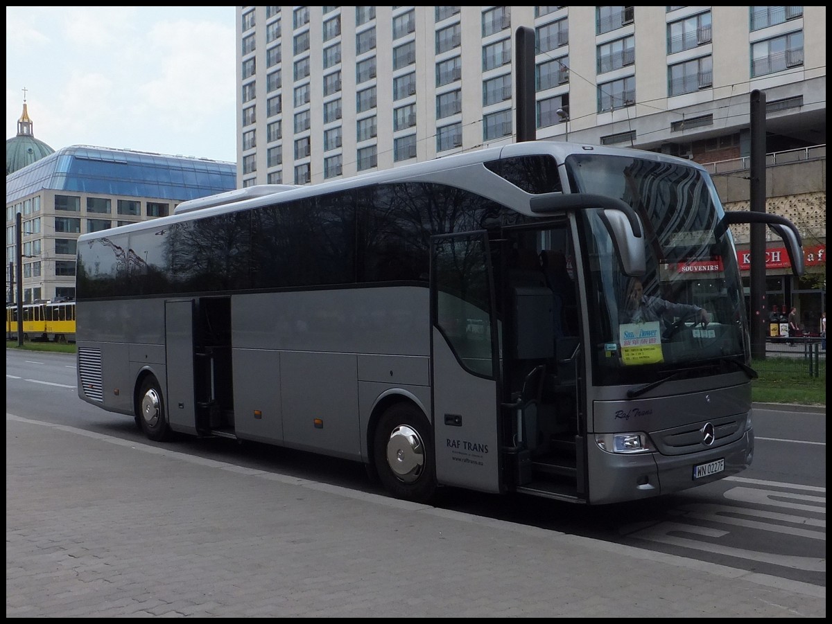 Mercedes Tourismo von Raf Trans aus Polen in Berlin.