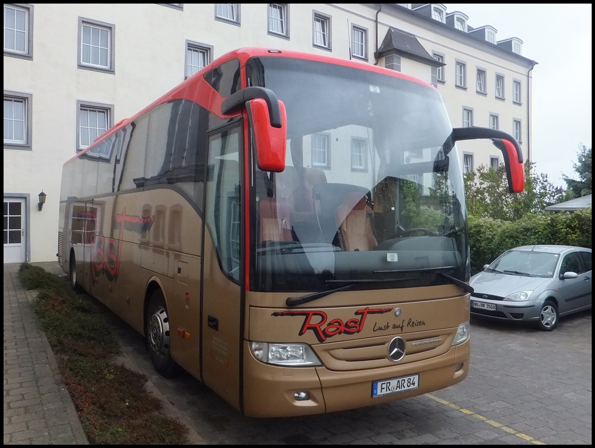 Mercedes Tourismo von Rast aus Deutschland in Sassnitz.