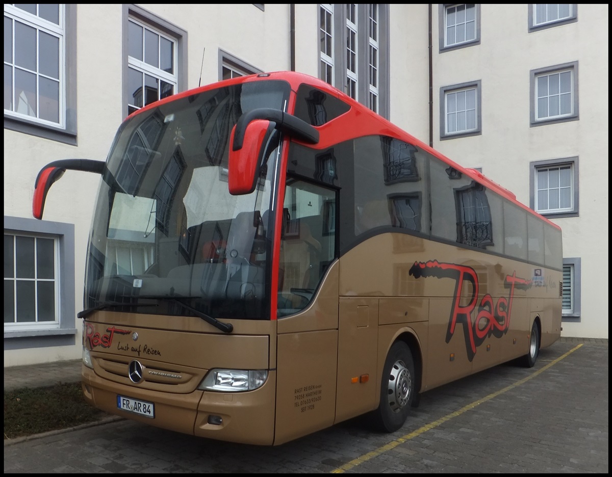 Mercedes Tourismo von Rast aus Deutschland in Sassnitz.