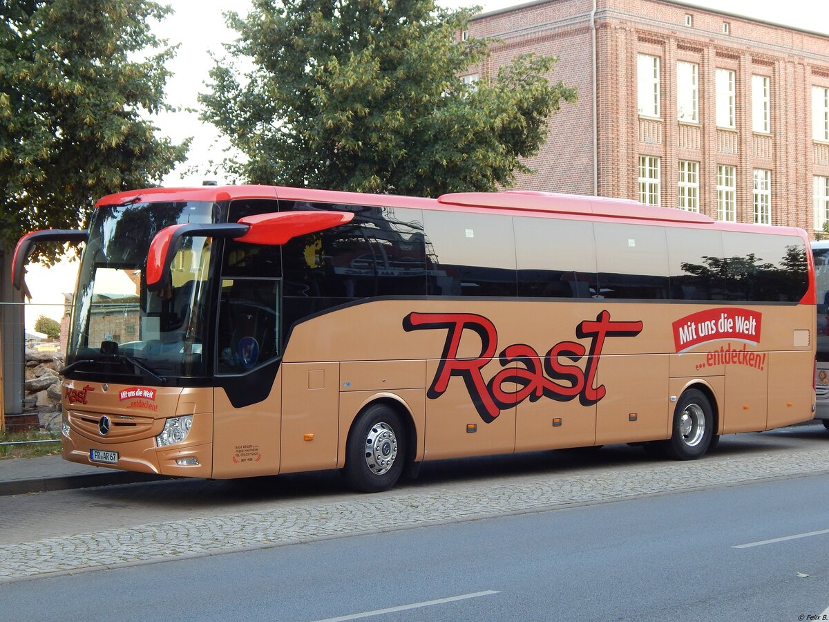 Mercedes Tourismo von Rast aus Deutschland in Neubrandenburg.