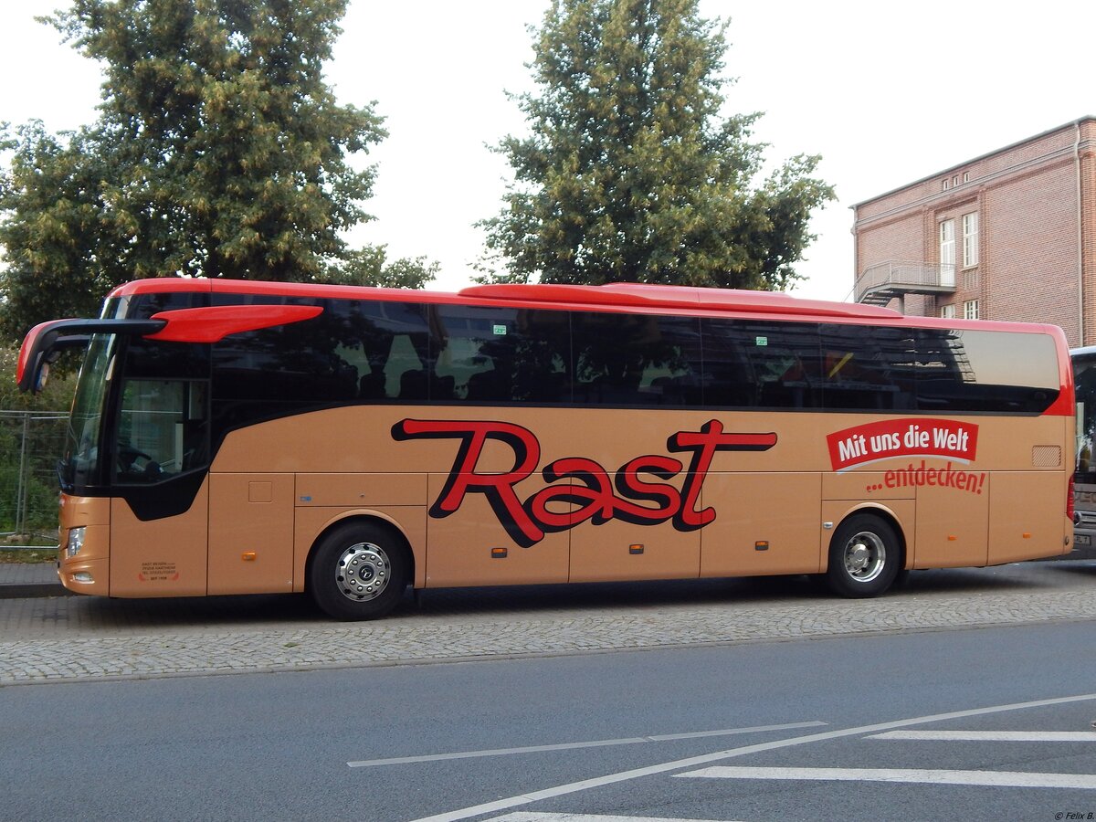 Mercedes Tourismo von Rast aus Deutschland in Neubrandenburg.