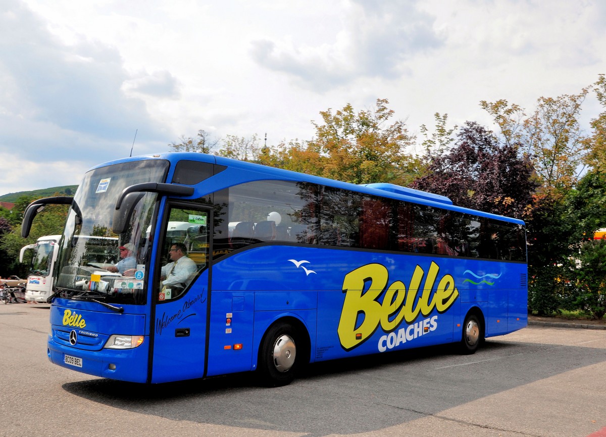 Mercedes Tourismo (rechts gesteuert) von Belle Coaches aus GB in Krems gesehen.