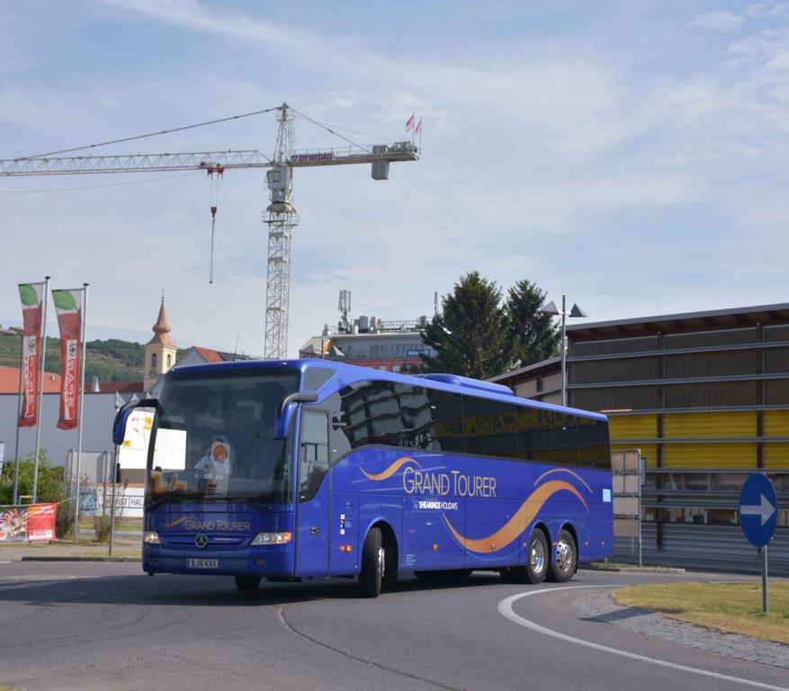 Mercedes Tourismo (rechts gesteuert)von Shearings Holidays aus GB.