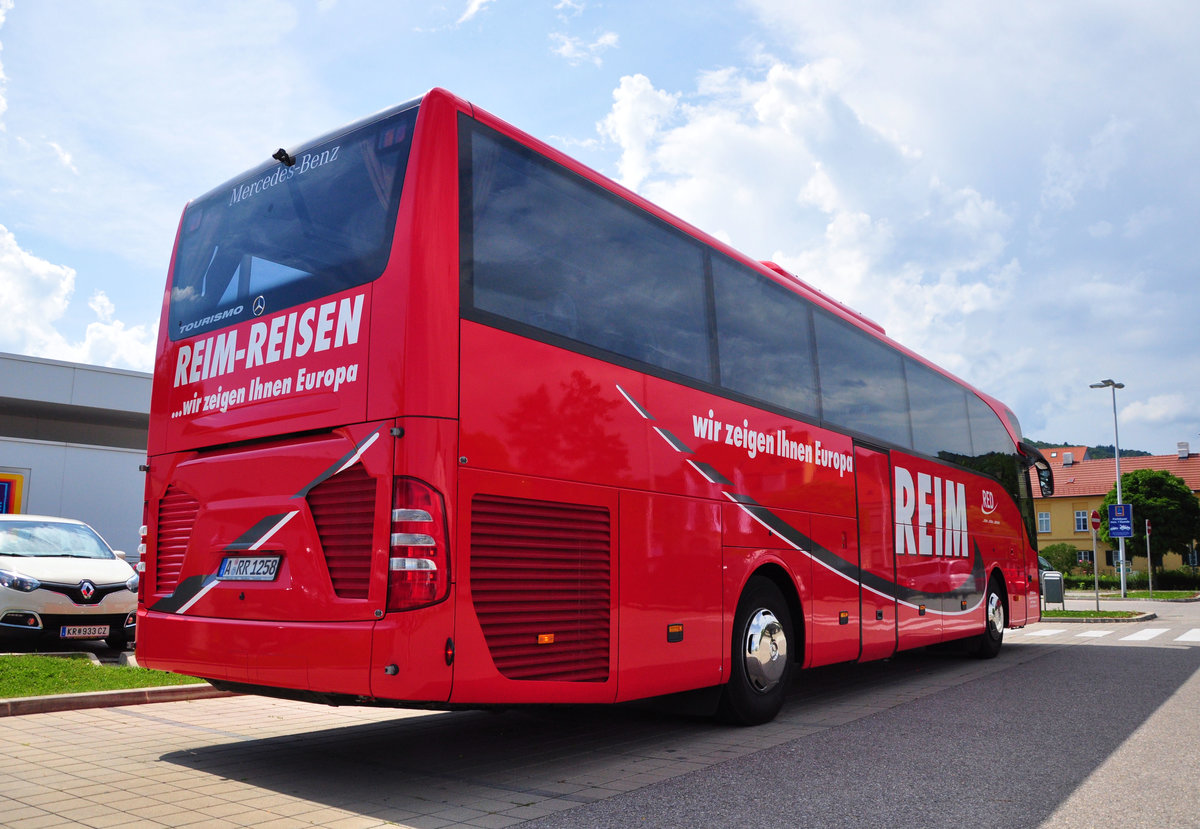 Mercedes Tourismo von REIM Reisen aus der BRD in Krems gesehen.