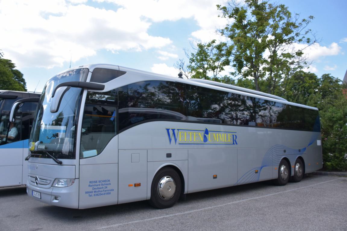 Mercedes Tourismo von Reise Schieck aus der BRD in Krems.