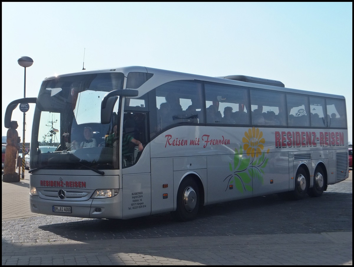 Mercedes Tourismo von Residenz-Reisen aus Deutschland im Stadthafen Sassnitz.