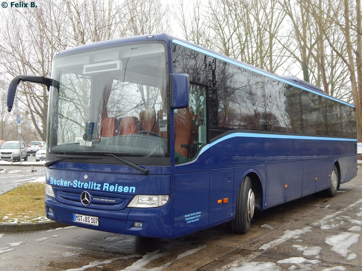 Mercedes Tourismo RH von Becker-Strelitz-Reisen aus Deutschland in Neubrandenburg. 