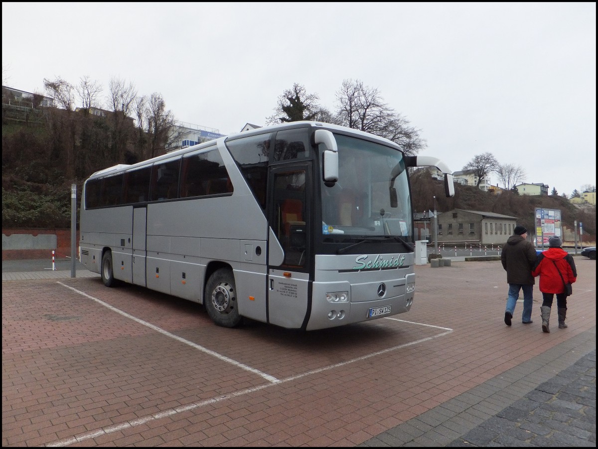 Mercedes Tourismo von Schmidt aus Deutschland im Stadthafen Sassnitz.