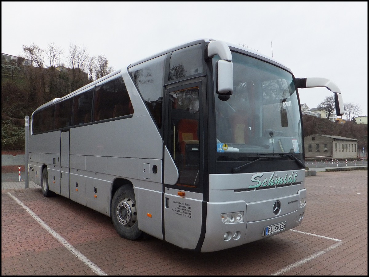 Mercedes Tourismo von Schmidt aus Deutschland im Stadthafen Sassnitz.