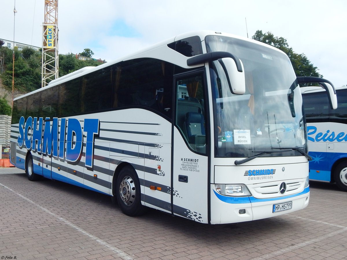 Mercedes Tourismo von Schmidt aus Deutschland im Stadthafen Sassnitz.