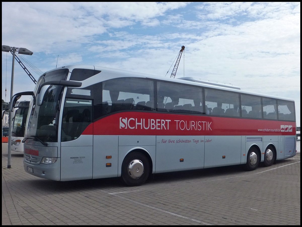 Mercedes Tourismo von Schubert Touristik aus Deutschland im Stadthafen Sassnitz.