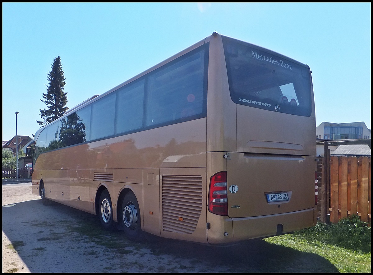 Mercedes Tourismo von Schuchort aus Deutschland in Sassnitz.