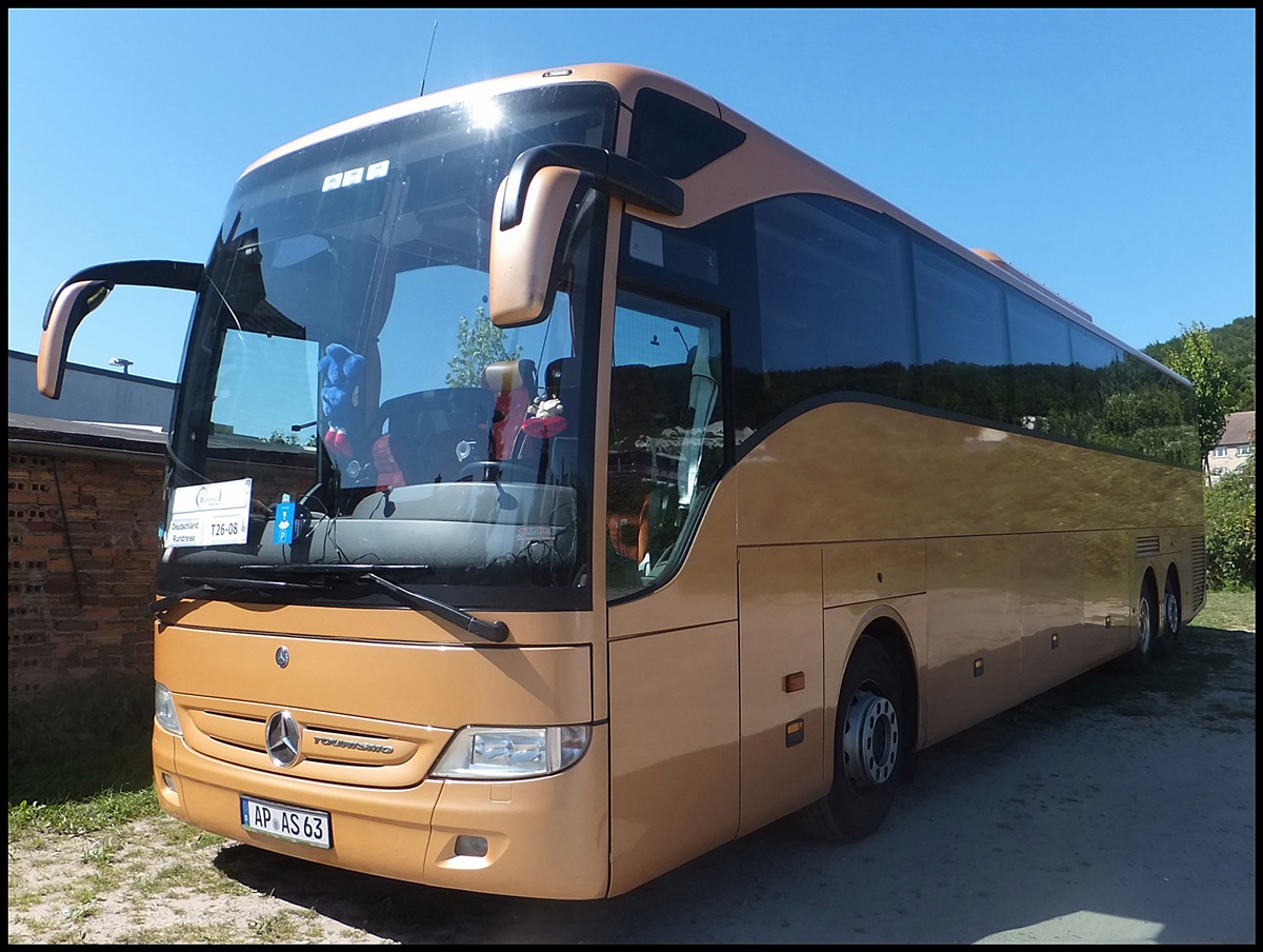 Mercedes Tourismo von Schuchort aus Deutschland in Sassnitz.