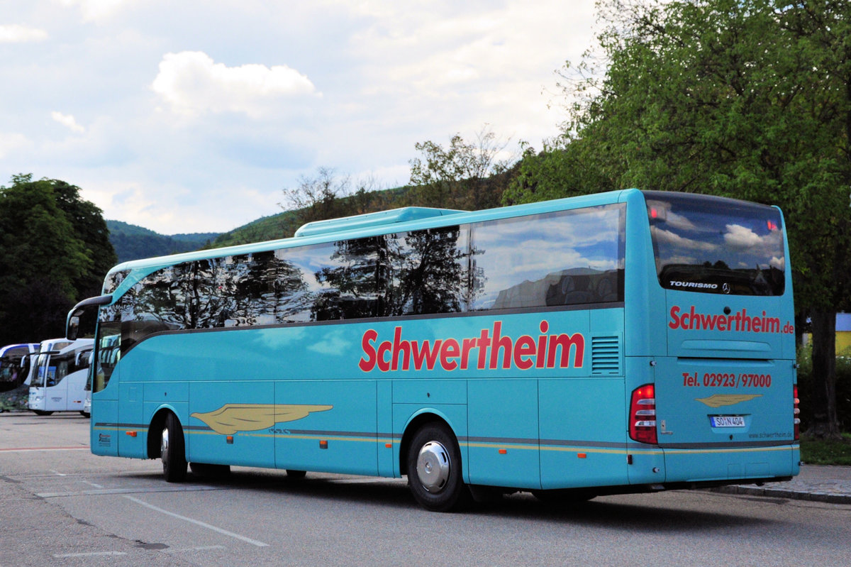 Mercedes Tourismo von der Schwertheim Touristik aus der BRD in Krems gesehen.