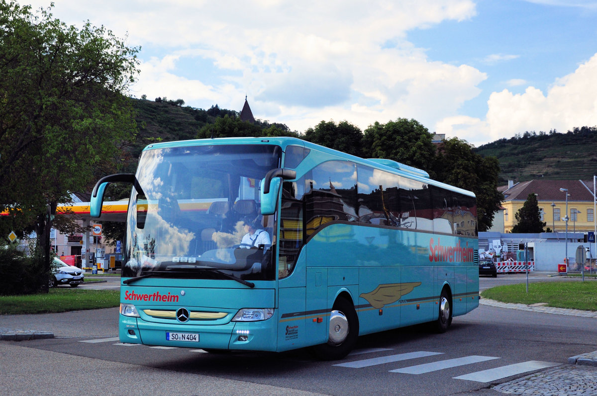 Mercedes Tourismo von der Schwertheim Touristik aus der BRD in Krems gesehen.