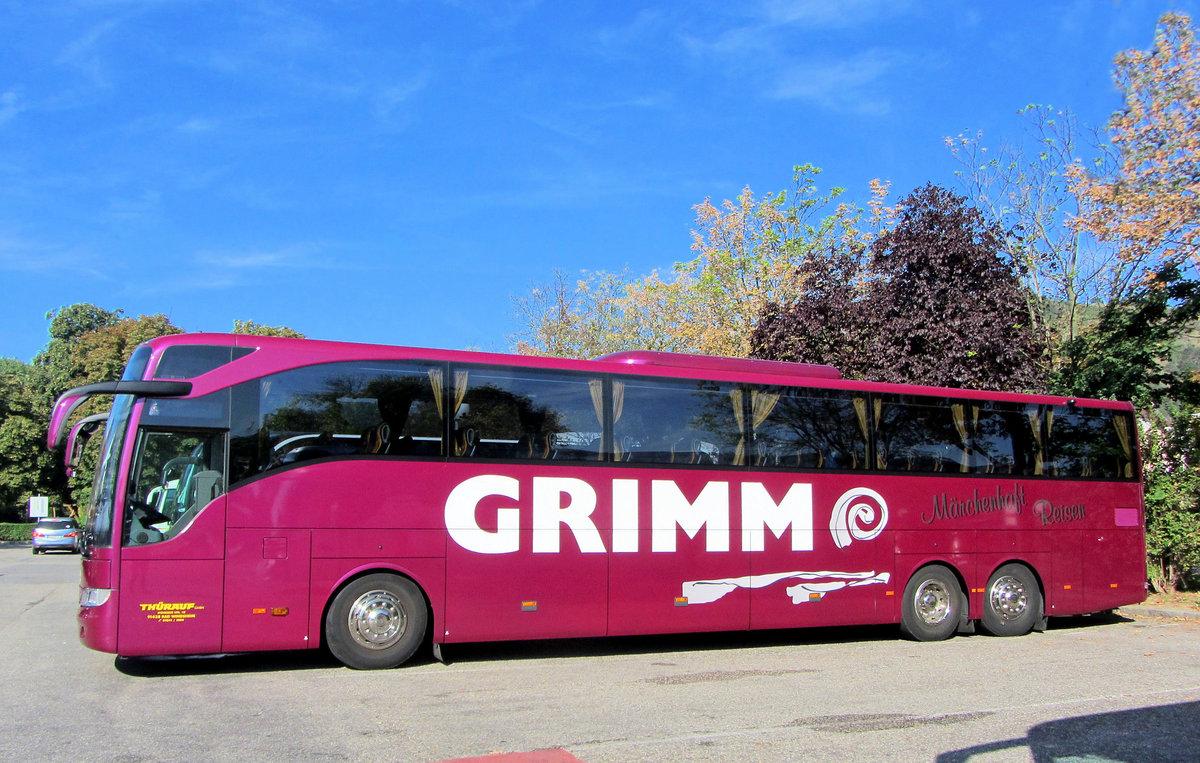 Mercedes Tourismo von Thrauf Reisen aus der BRD in Krems gesehen.