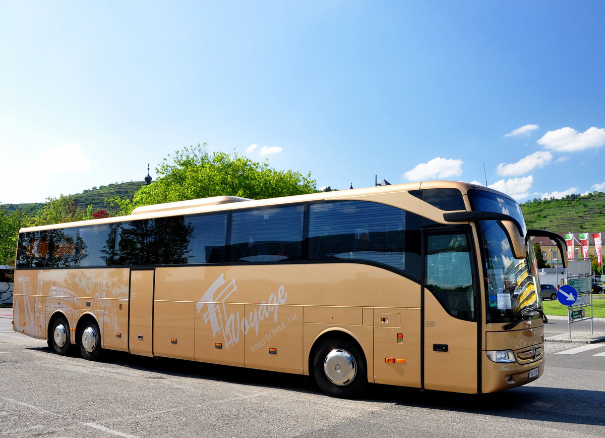 Mercedes Tourismo von Tourtrans aus Belarus in Krems unterwegs.