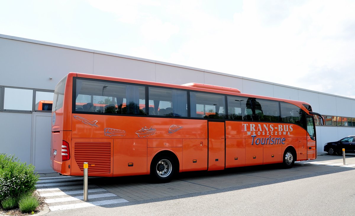 Mercedes Tourismo von Trans Bus aus Polen in Krems gesehen.