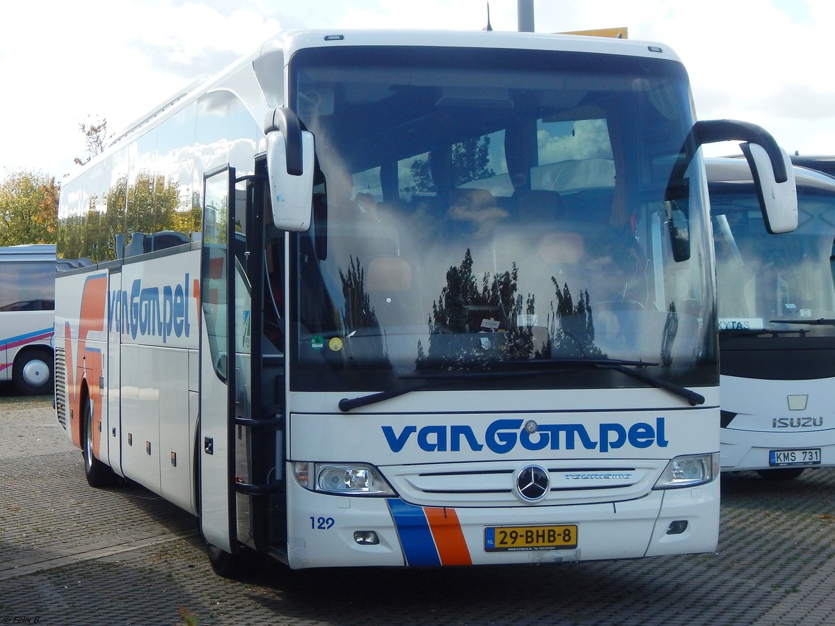 Mercedes Tourismo von Van Gompel aus den Niederlanden in Hannover.