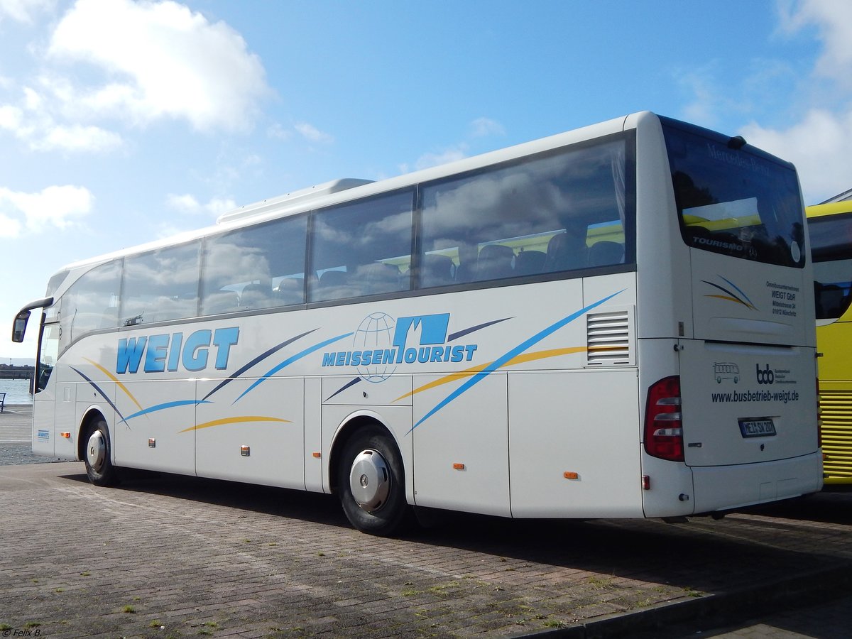 Mercedes Tourismo von Weigt aus Deutschland im Stadthafen Sassnitz.