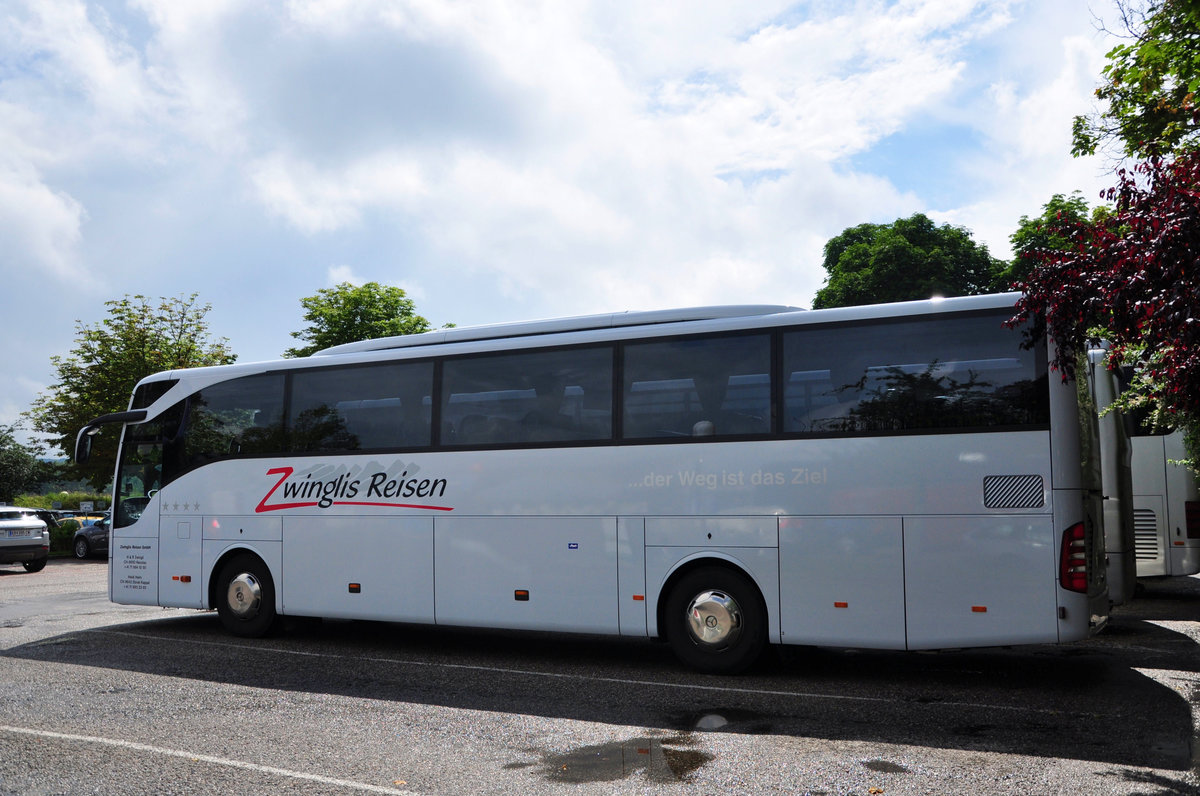 Mercedes Tourismo von Zwingli Reisen aus der Schweiz in Krems.