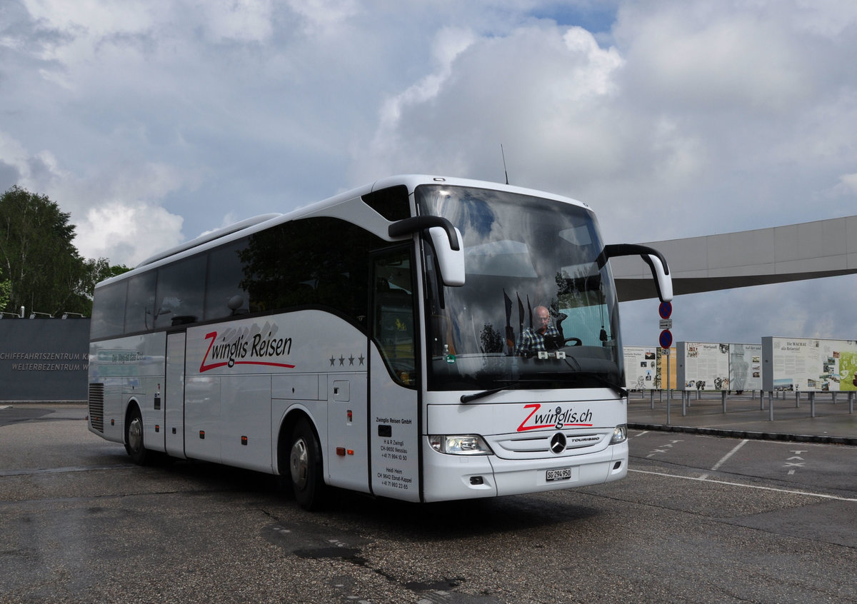 Mercedes Tourismo von Zwingli Reisen aus der Schweiz in Krems.