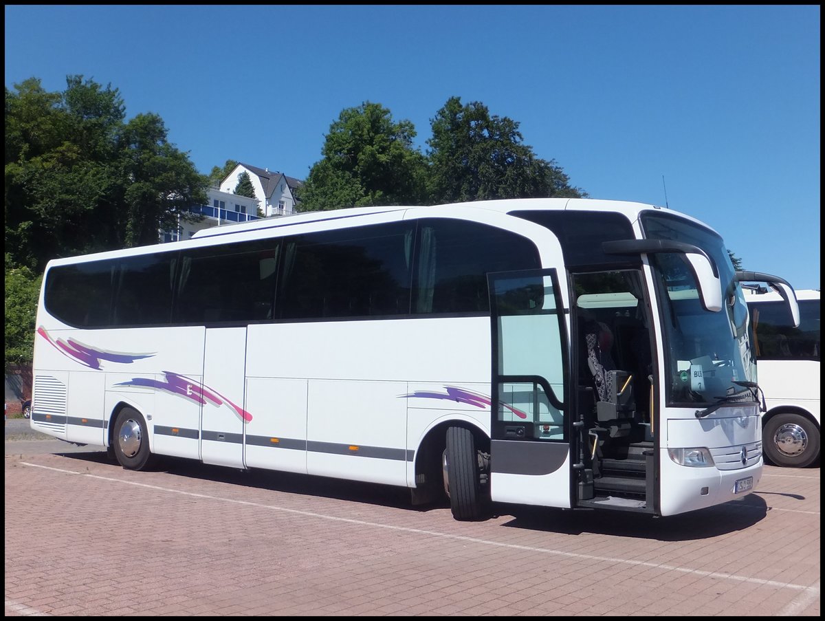 Mercedes Travego von ??? aus Deutschland im Stadthafen Sassnitz.