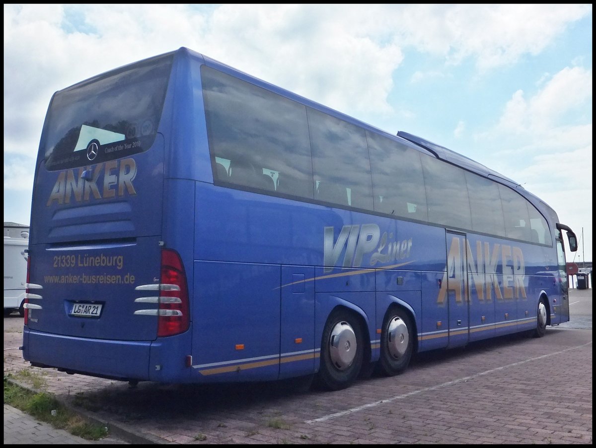 Mercedes Travego von Anker aus Deutschland im Stadthafen Sassnitz.