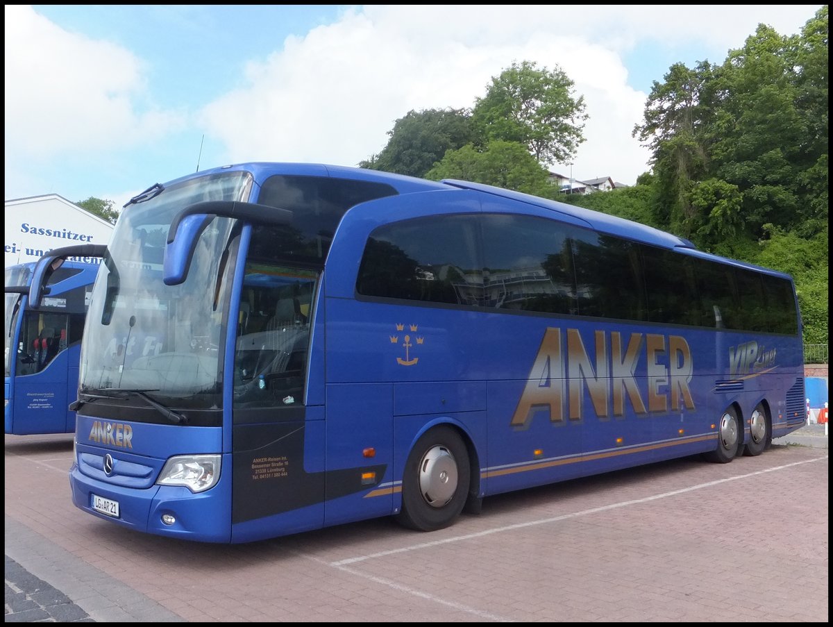 Mercedes Travego von Anker aus Deutschland im Stadthafen Sassnitz.