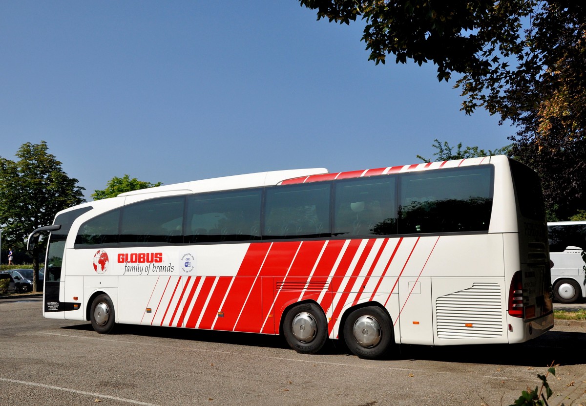 Mercedes Travego aus Italien,Krems im Juli 2013.