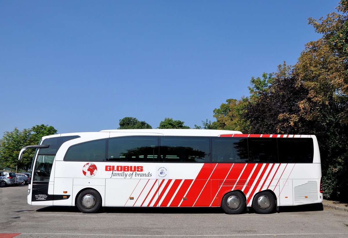 Mercedes Travego aus Italien,Krems im Juli 2013.