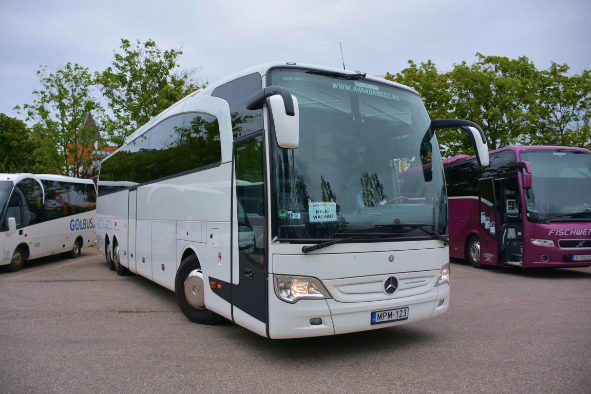 Mercedes Travego von  AVANDABUSZ.hu in Krems.