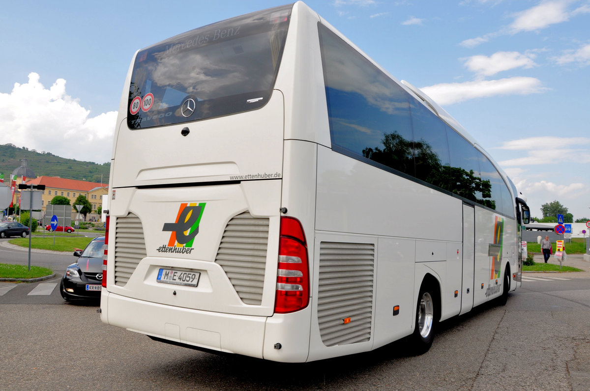 Mercedes Travego von Ettenhuber Reisen aus der BRD in Krems gesehen.