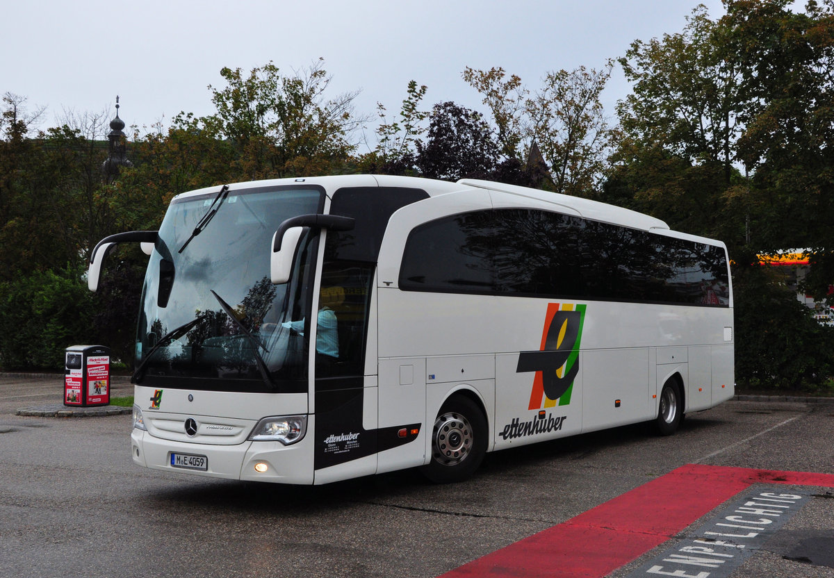 Mercedes Travego von Ettenhuber Reisen aus der BRD in Krems gesehen.