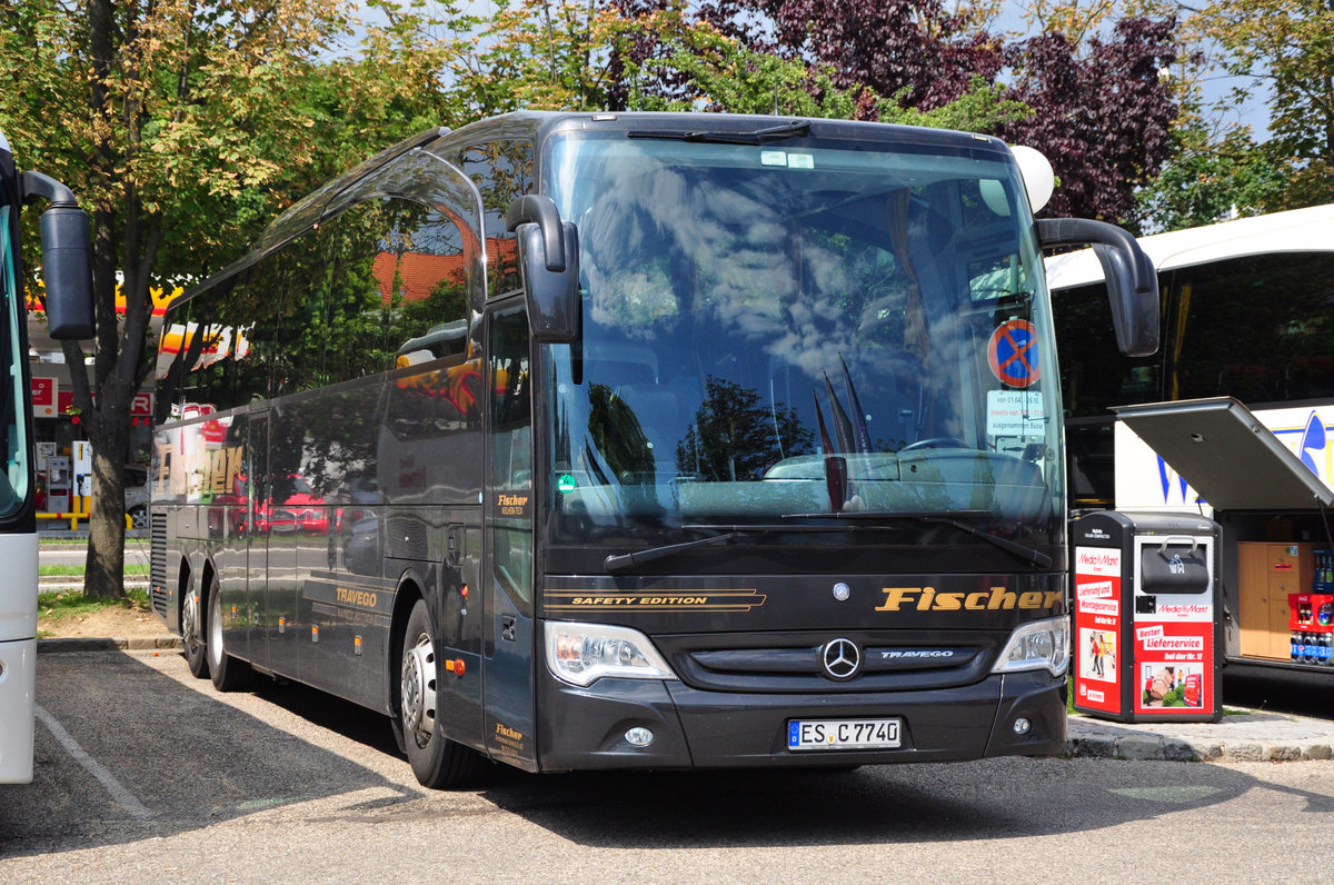 Mercedes Travego von Fischer Reisen aus der BRD hier in Krems.