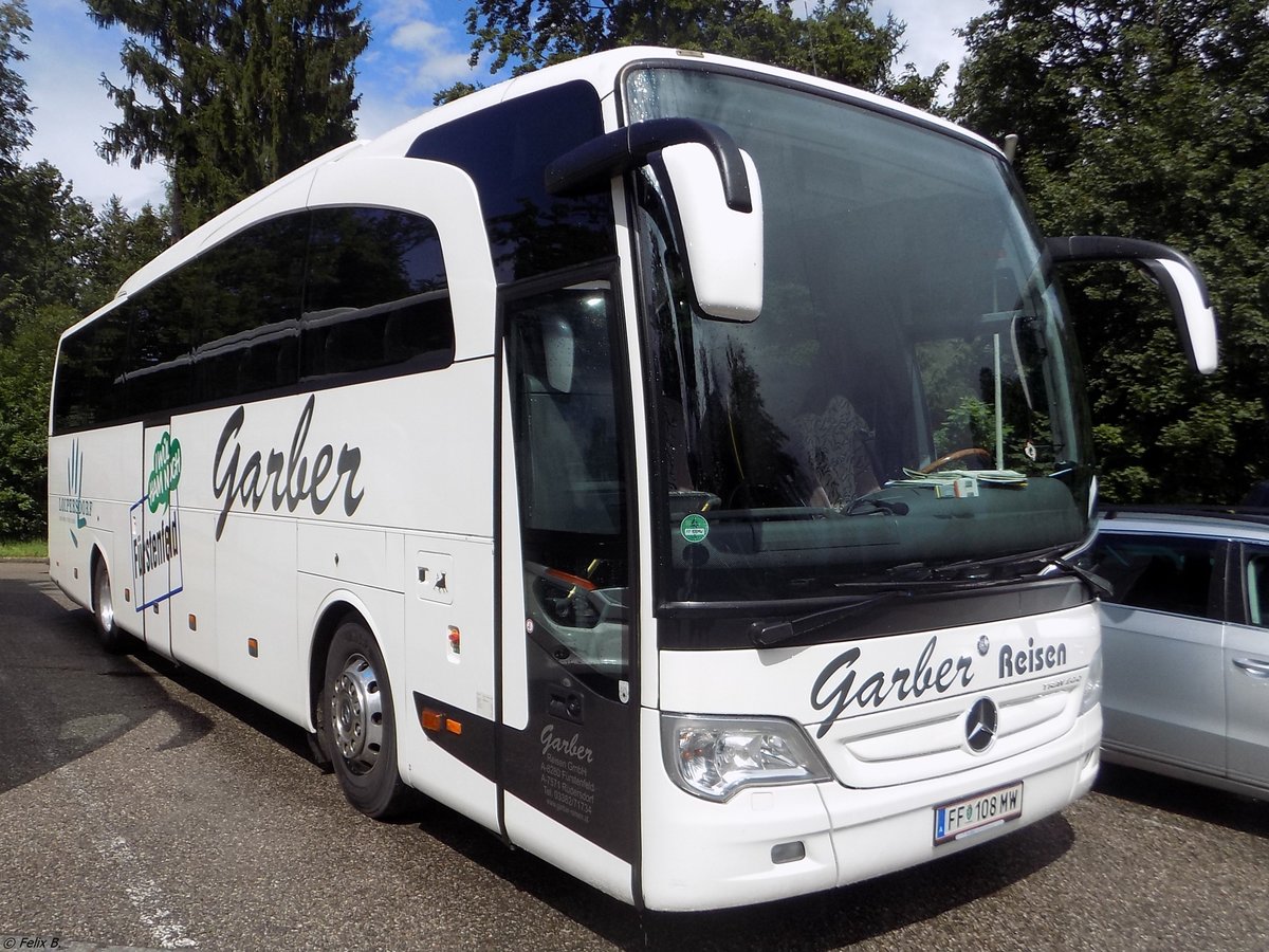 Mercedes Travego von Garber aus Österreich in München an der Bavaria Filmstadt.