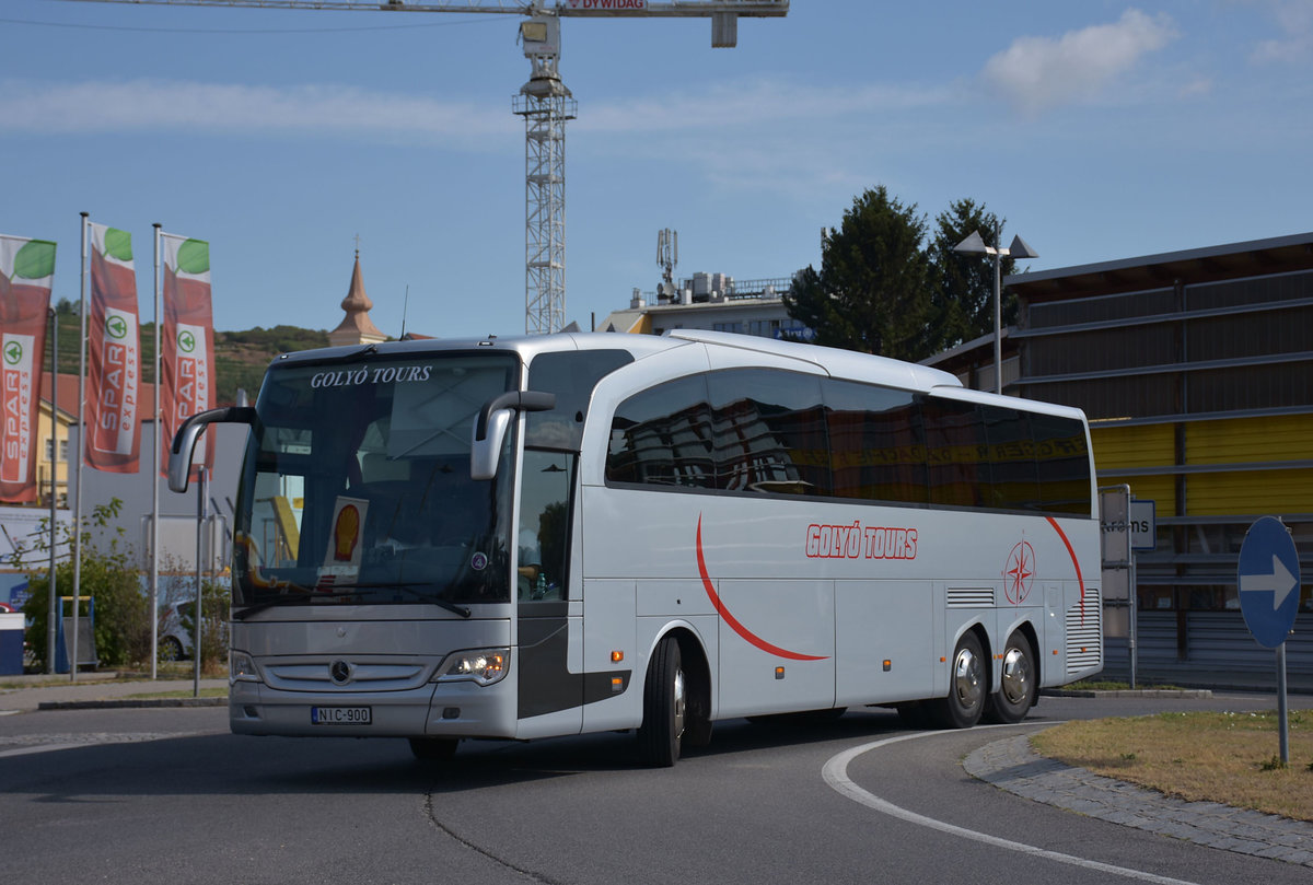 Mercedes Travego von Goly Tours aus Ungarn 2017 in Krems.