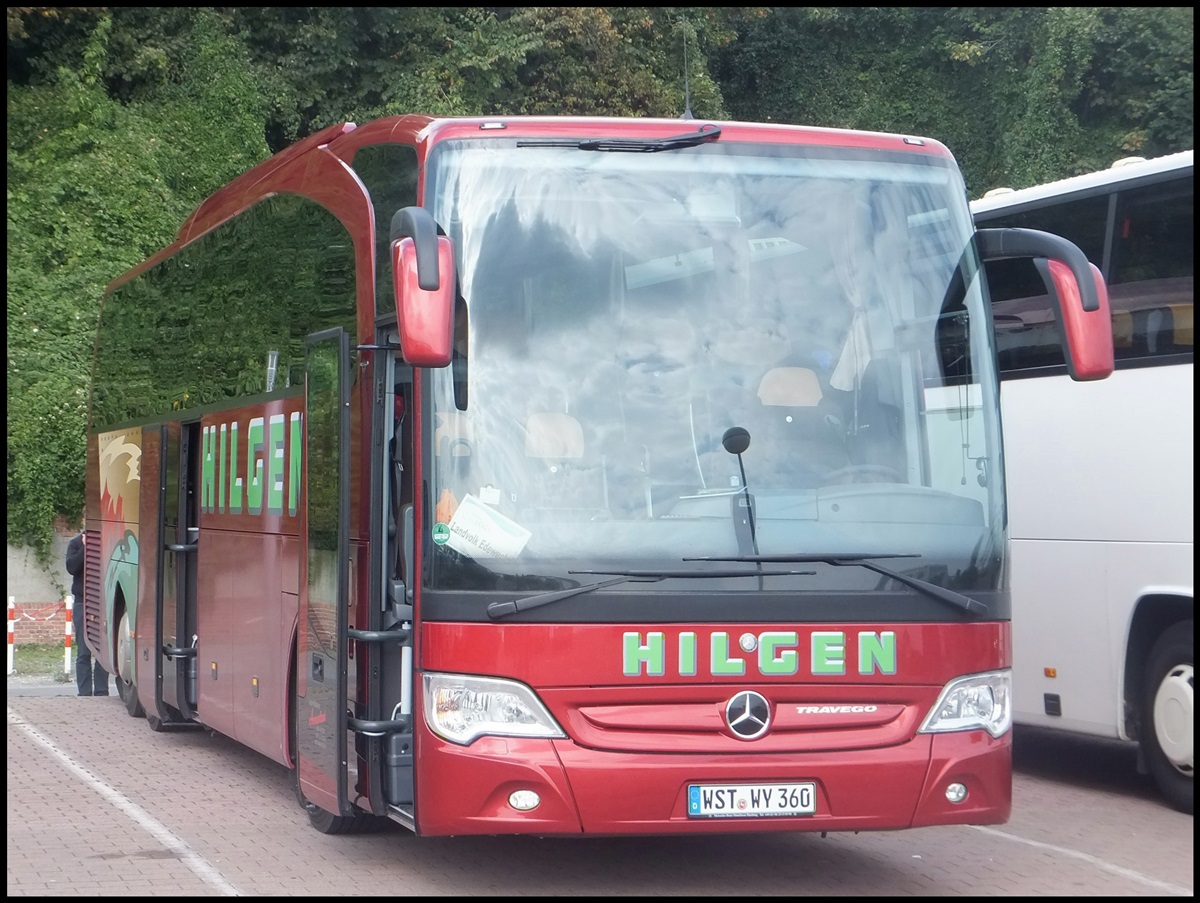 Mercedes Travego von Hilgen aus Deutschland im Stadthafen Sassnitz.