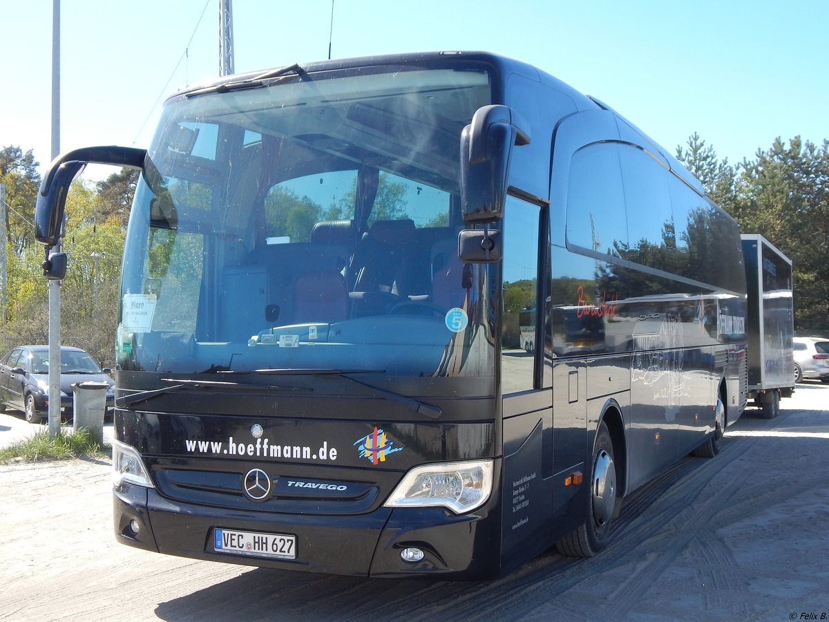 Mercedes Travego von Höffmann Touristik aus Deutschland mit Anhänger in Binz. 