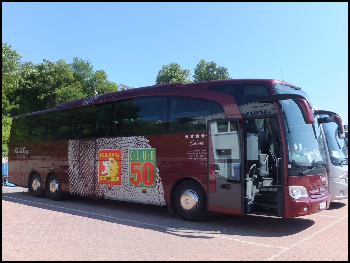 Mercedes Travego von J. Mathä aus Österreich im Stadthafen Sassnitz.