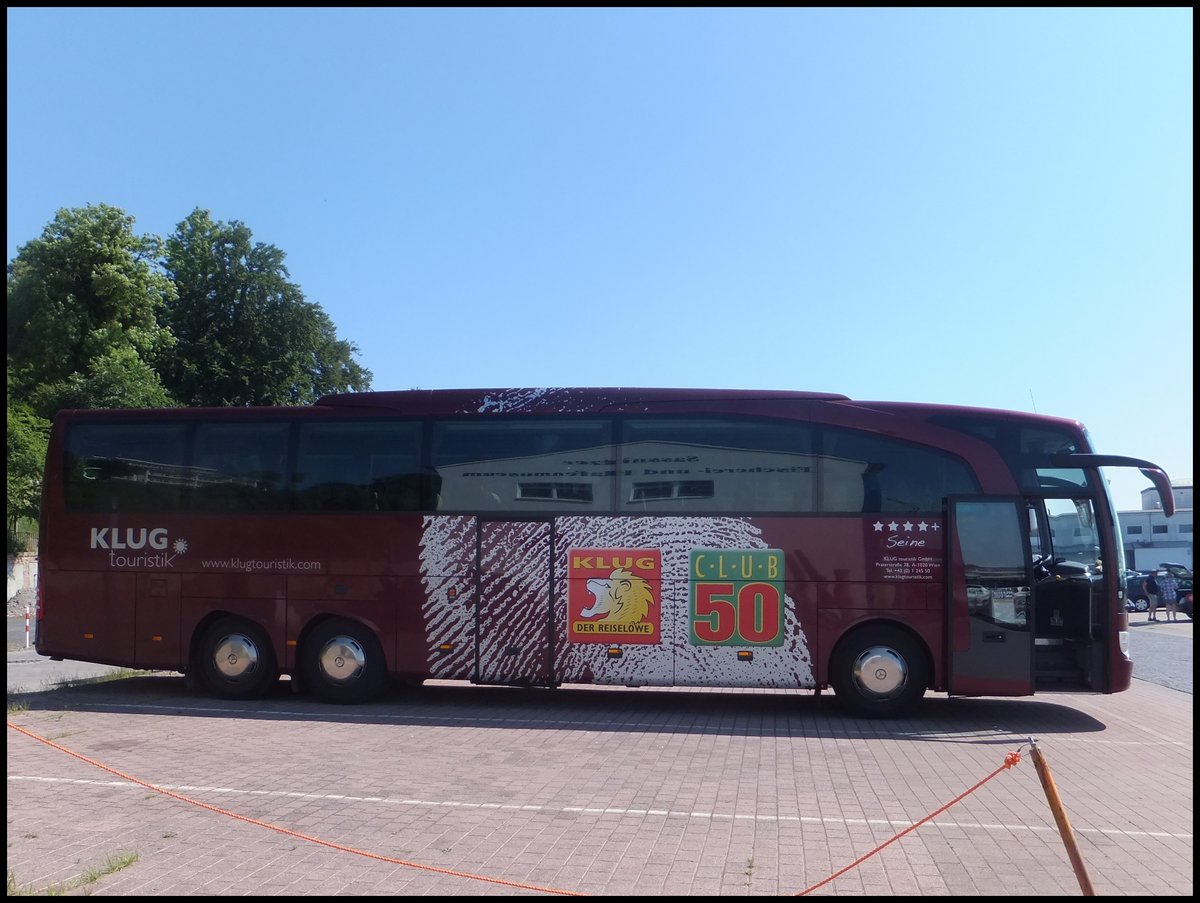 Mercedes Travego von J. Mathä aus Österreich im Stadthafen Sassnitz.