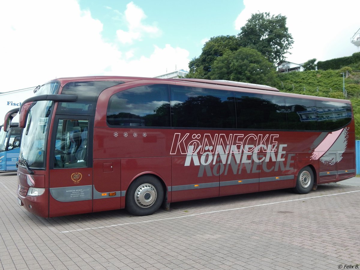 Mercedes Travego von Könnecke-Reisen aus Deutschland im Stadthafen Sassnitz.